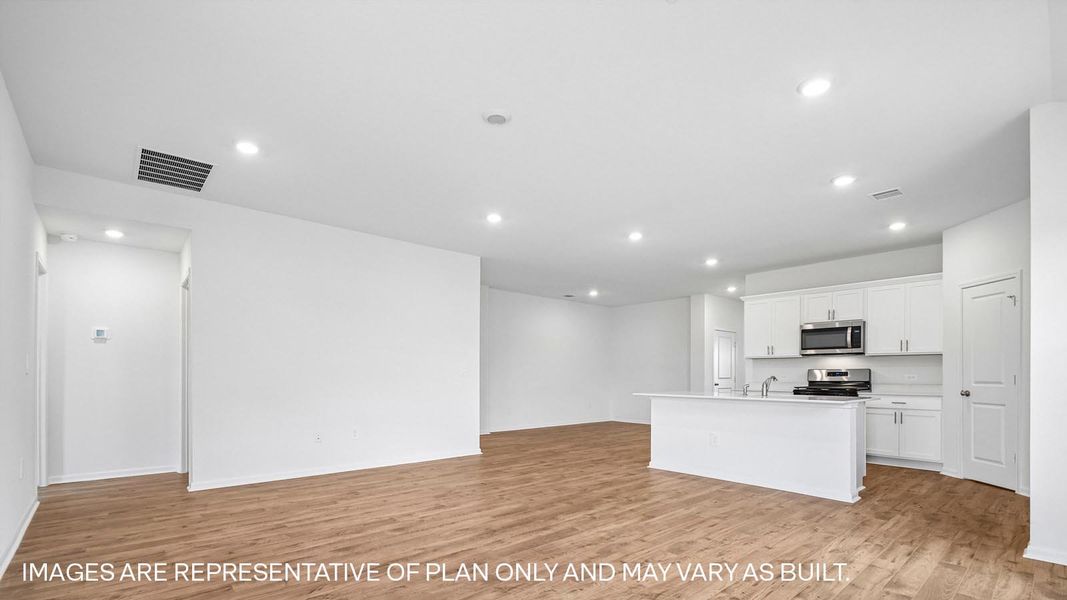 Spacious, unfurnished interior of a new home in Prairie Lakes, Buda (Image 13).