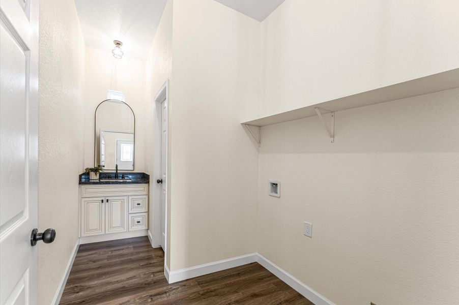 Spacious, unfurnished interior of a new home in , Huffman (Image 24).