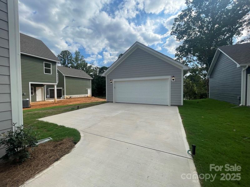 Exterior details and patio area of a home in Arbor Village, Matthews (Image 3).