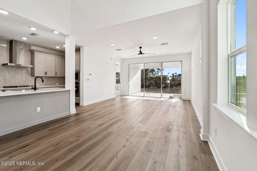 Spacious, unfurnished interior of a new home in Evergreen Island at Silverleaf - Classic, St. Augustine (Image 19).