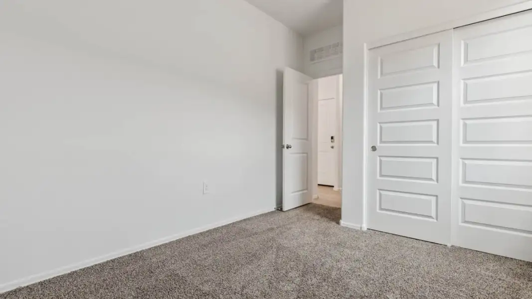 Spacious, unfurnished interior of a new home in Carlton Commons, Casa Grande (Image 27).