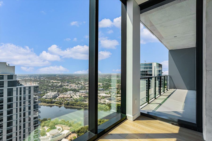 Spacious, unfurnished interior of a new home in The Modern Austin Residences, Austin (Image 18). Spacious, unfurnished interior of a new home in The Modern Austin Residences, Austin (Image 18).