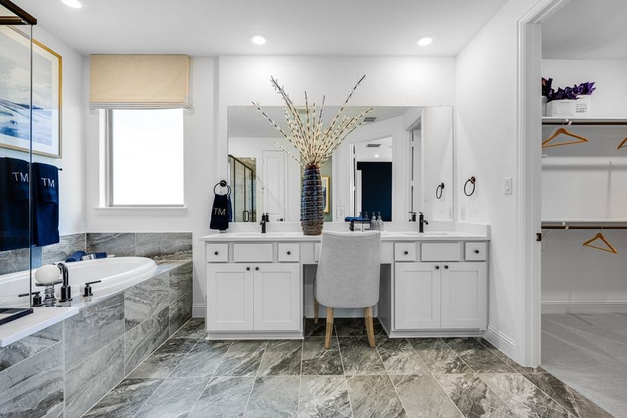 Furnished interior view inside a new home in Highland Lakes, McKinney (Image 10).