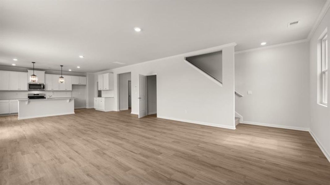 Spacious, unfurnished interior of a new home in Fairway 17 at Mirror Lake, Villa Rica (Image 27).