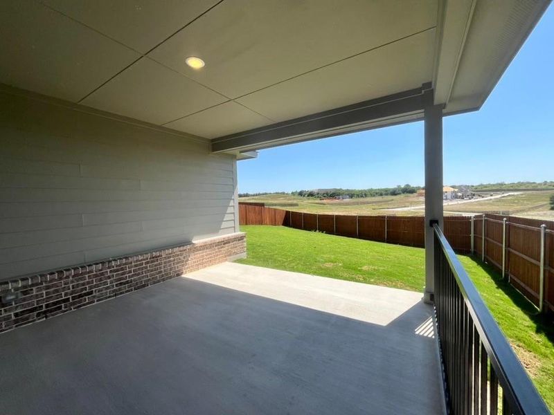 Exterior details and patio area of a home in Westpoint Park, Fort Worth (Image 3).