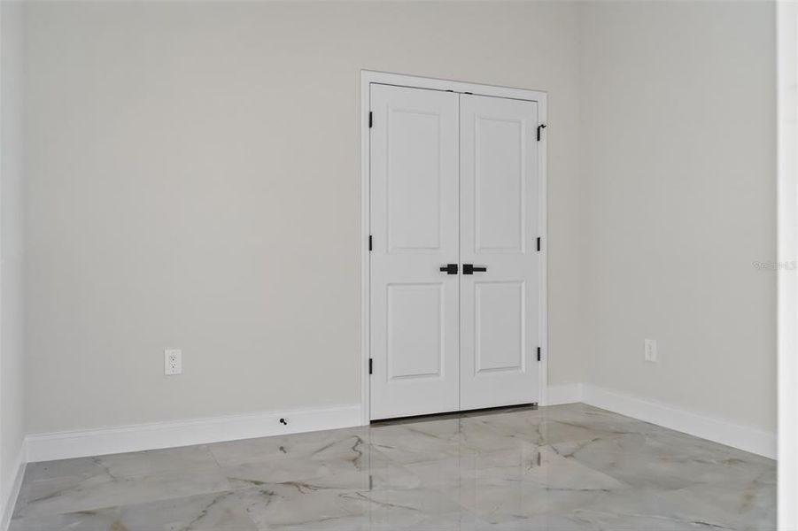 Spacious, unfurnished interior of a new home in , Ocala (Image 17).