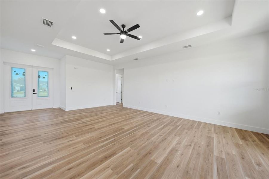 Spacious, unfurnished interior of a new home in , Punta Gorda (Image 33).