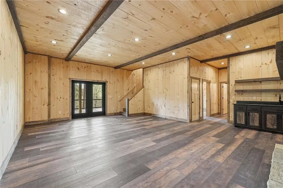 Spacious, unfurnished interior of a new home in , Mineral Bluff (Image 17).