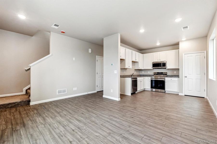 Spacious, unfurnished interior of a new home in Pintail Commons at Johnstown Village, Johnstown (Image 10).