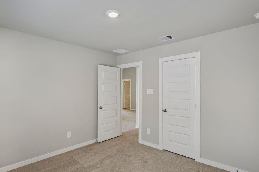 Photo is not of the actual home, but is an inspirational photo of builder’s model home and may depict options, furnishings, and/or decorator features that are not included Photo is not of the actual home, but is an inspirational photo of builder’s model home and may depict options, furnishings, and/or decorator features that are not included