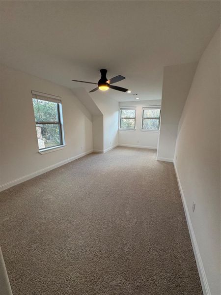 Spacious, unfurnished interior of a new home in , Conroe (Image 20).