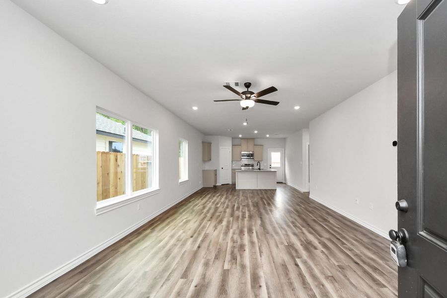 Spacious, unfurnished interior of a new home in The Enclave at Spring Branch, Montgomery (Image 21).