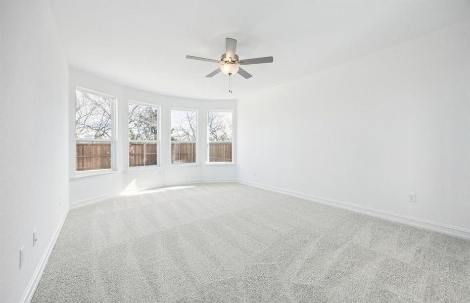 Owner's suite with bay window