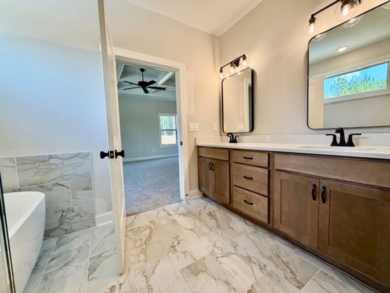 Furnished interior view inside a new home in Lakefield, Palmetto (Image 6).