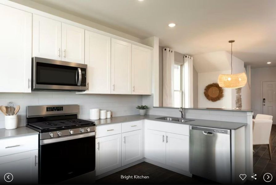 Photo of Pulte model home with same floor plan, not of actual home listed. Photo of Pulte model home with same floor plan, not of actual home listed.