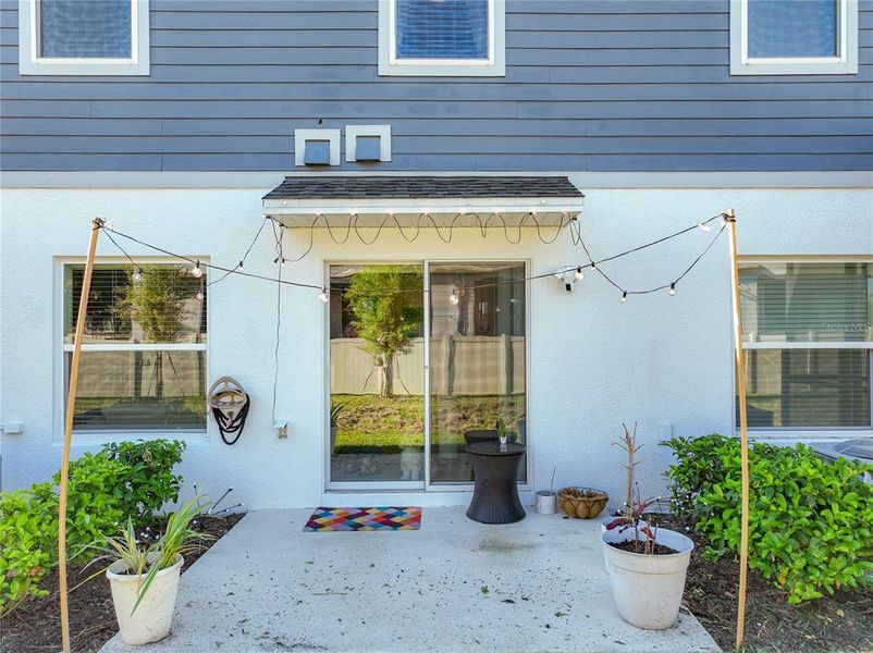 Exterior details and patio area of a home in , Orlando (Image 20).