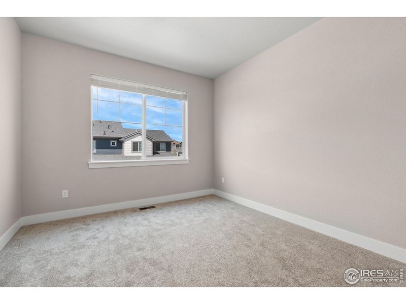 Spacious, unfurnished interior of a new home in The Lakes at Centerra - The Shores, Loveland (Image 9).