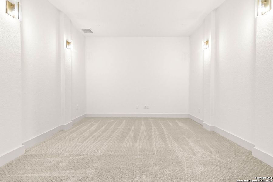 Spacious, unfurnished interior of a new home in Ventana - 70', Bulverde (Image 20).