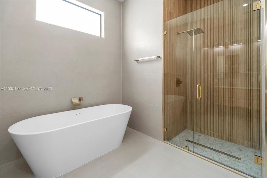 Furnished interior view inside a new home in , Cape Coral (Image 28).