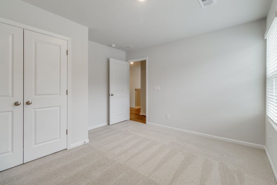 Spacious, unfurnished interior of a new home in Killians Crossing, Blythewood (Image 30).