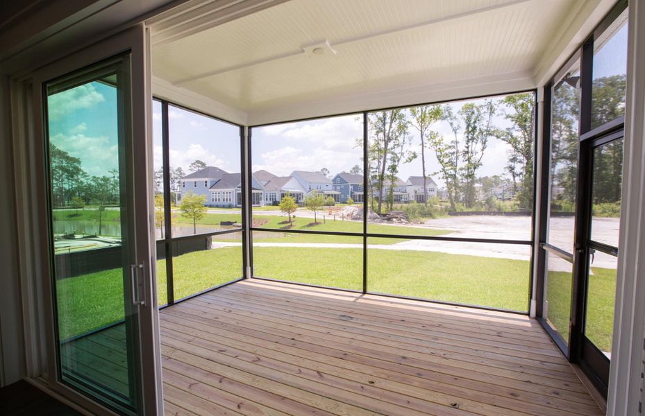 Screened-in Porch