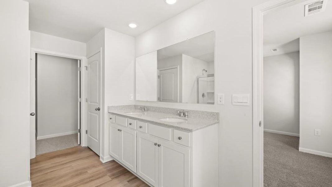 Furnished interior view inside a new home in Falcon Landing, Gainesville (Image 7).