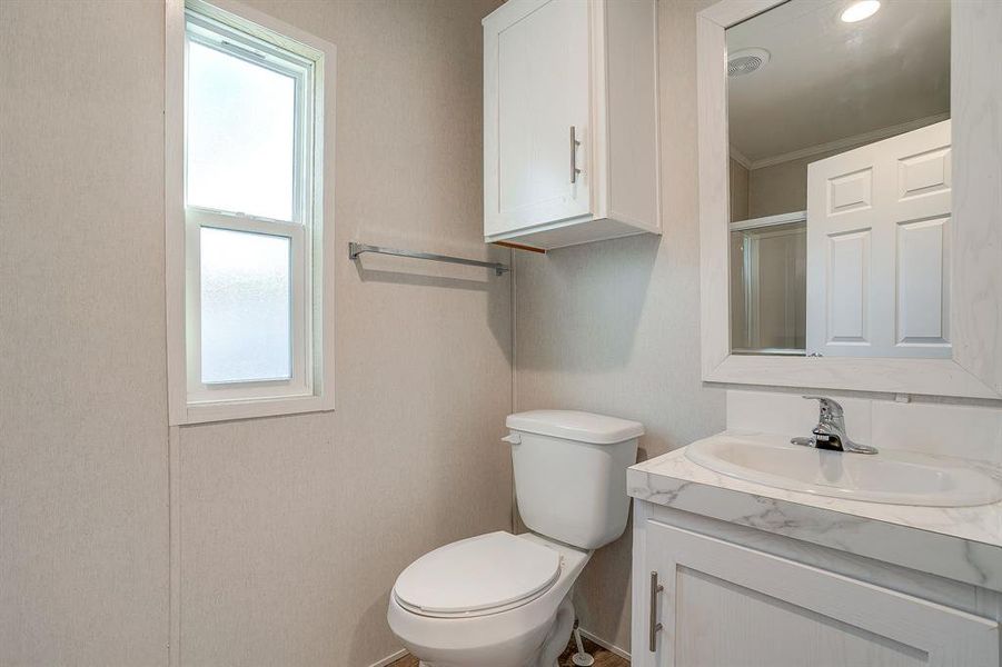 Furnished interior view inside a new home in , Alvarado (Image 8).