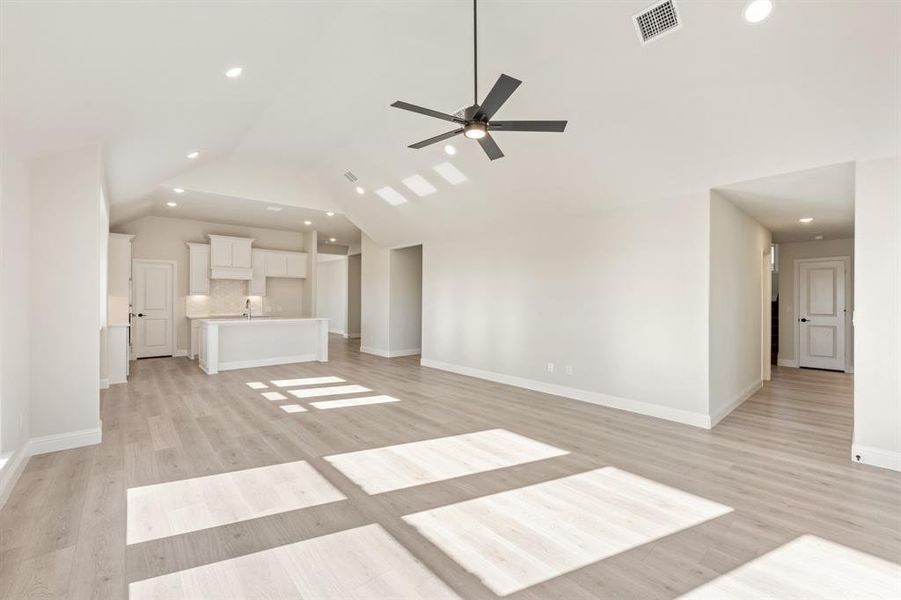 Spacious, unfurnished interior of a new home in The Retreat at North Grove 60, Waxahachie (Image 22). Spacious, unfurnished interior of a new home in The Retreat at North Grove 60, Waxahachie (Image 22).