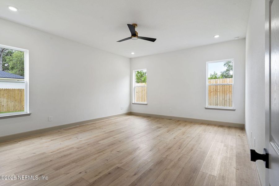 Spacious, unfurnished interior of a new home in , Orange Park (Image 39).