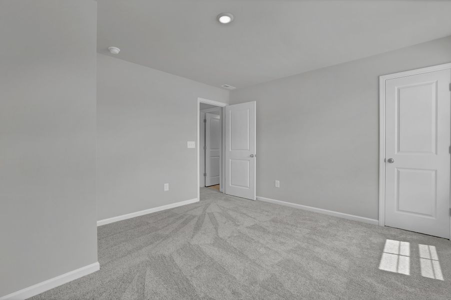 Spacious, unfurnished interior of a new home in River Tide Farms, Bolivia (Image 26).