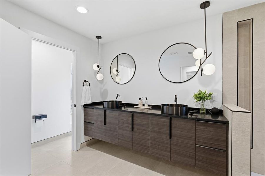 Furnished interior view inside a new home in , Dallas (Image 30).