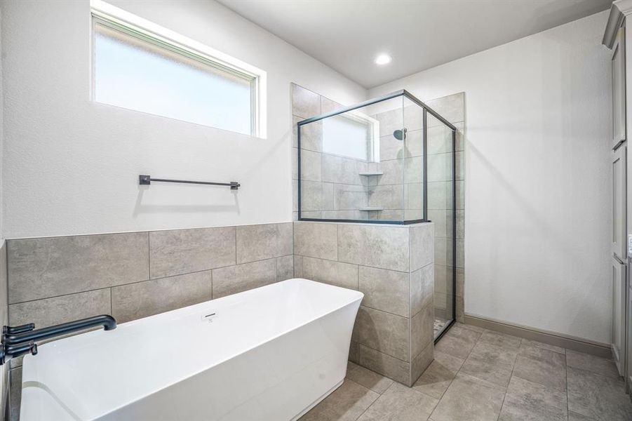 Furnished interior view inside a new home in Pecan Plantation, Granbury (Image 9).