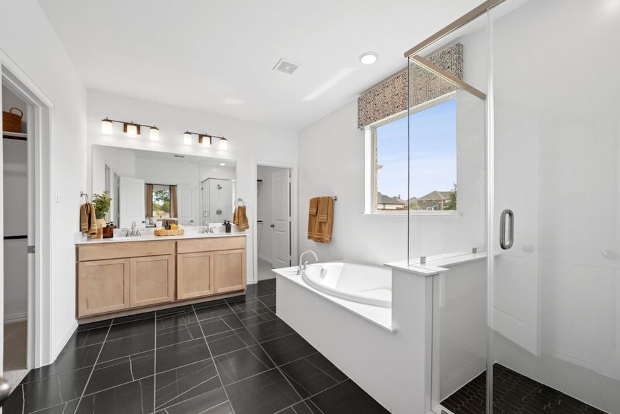 Owner's Bathroom Owner's Bathroom