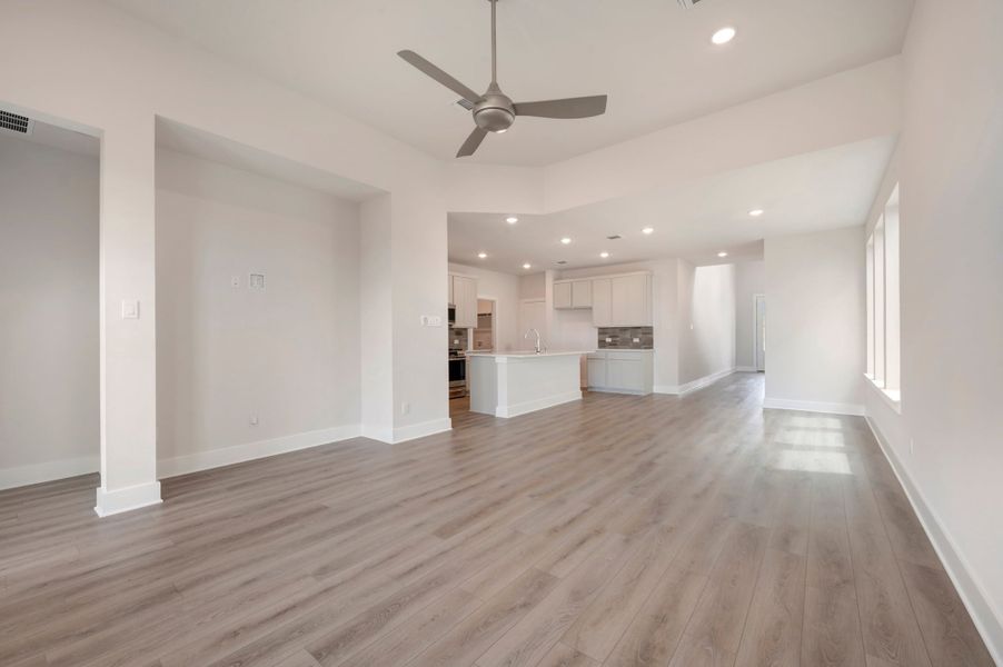 Spacious, unfurnished interior of a new home in The Meadows, Denton (Image 20).