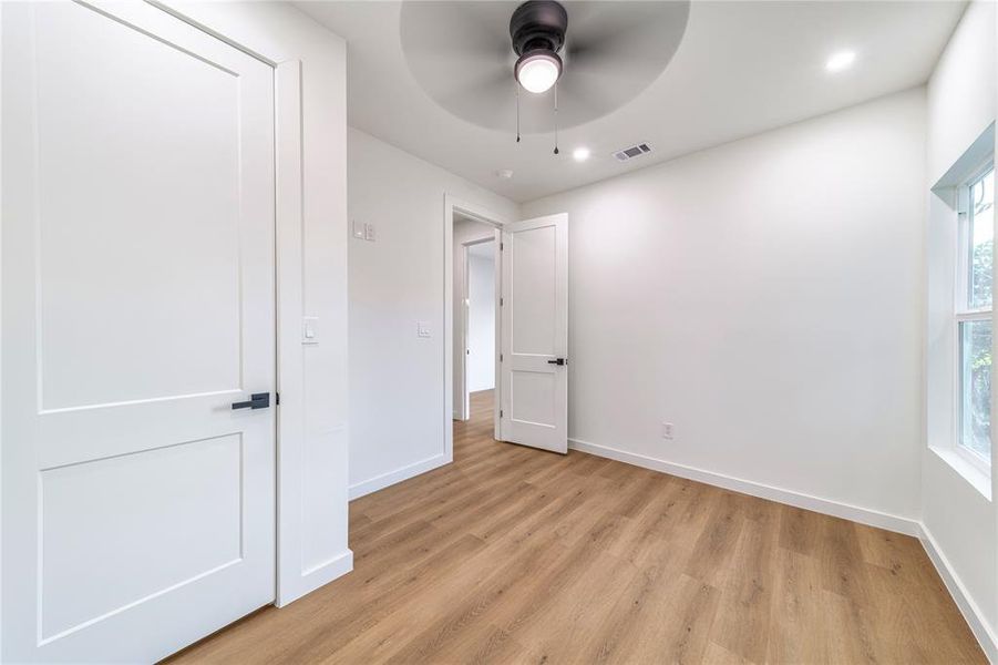 Spacious, unfurnished interior of a new home in , Dallas (Image 31).