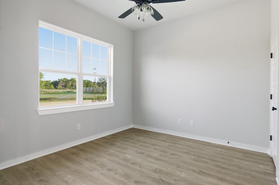 Spacious, unfurnished interior of a new home in Mission Ranch, College Station (Image 29).