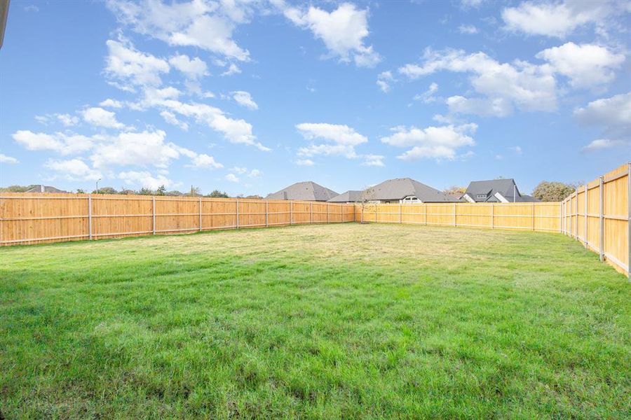 Exterior details and patio area of a home in Ten Mile Creek Estates, DeSoto (Image 4).