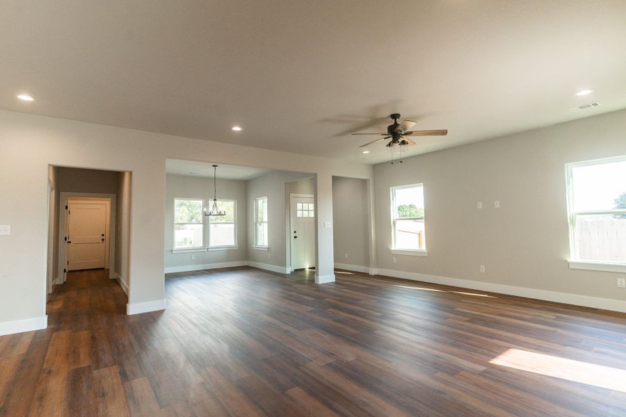 Spacious, unfurnished interior of a new home in , Smithville (Image 13).
