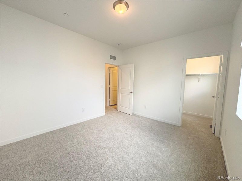 Spacious, unfurnished interior of a new home in , Centennial (Image 8).