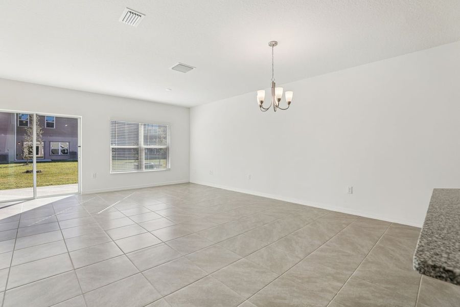 Spacious, unfurnished interior of a new home in Reserve at Forest Lake Townhomes, Lake Wales (Image 11).