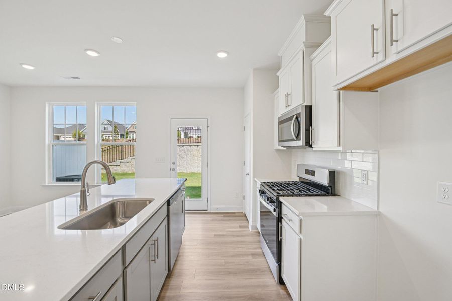 20-web-or-mls-Kensley Grv Ln-2406-020 20-web-or-mls-Kensley Grv Ln-2406-020