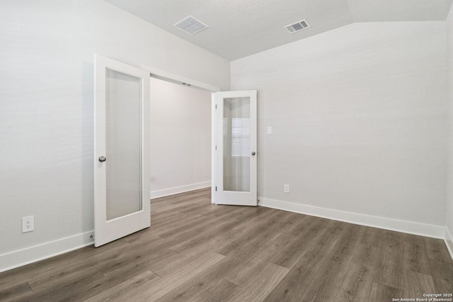 Spacious, unfurnished interior of a new home in Scenic Crest - Premier Series, Boerne (Image 33). Spacious, unfurnished interior of a new home in Scenic Crest - Premier Series, Boerne (Image 33).