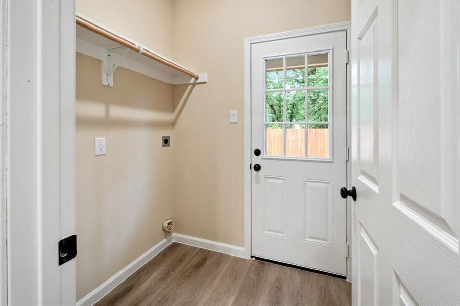 Spacious, unfurnished interior of a new home in , Mabank (Image 25).