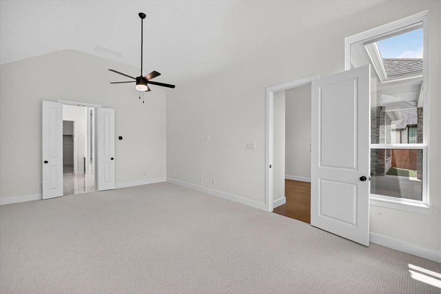 Spacious, unfurnished interior of a new home in Sandbrock Ranch, Aubrey (Image 18). Spacious, unfurnished interior of a new home in Sandbrock Ranch, Aubrey (Image 18).
