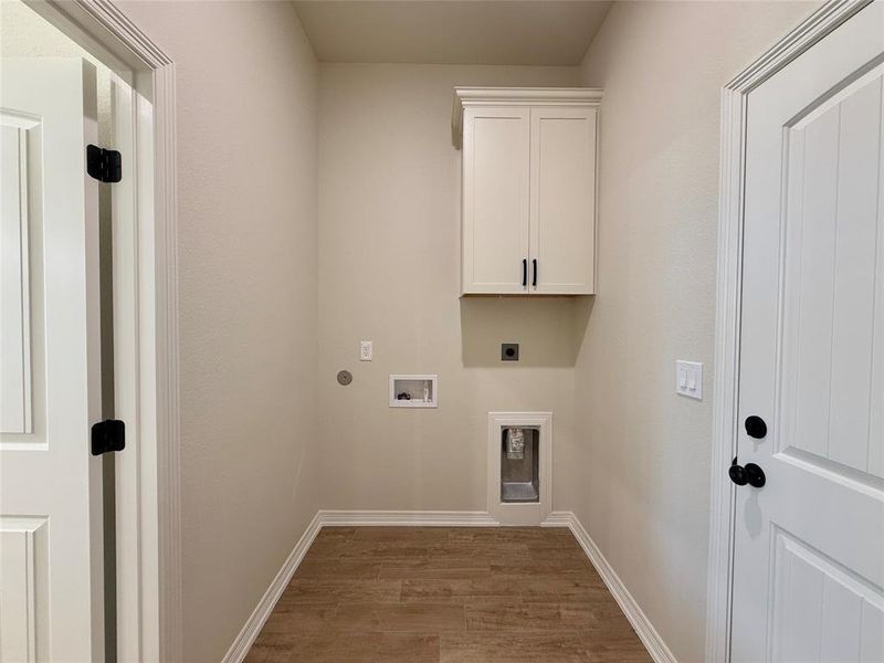 Spacious, unfurnished interior of a new home in , Lorena (Image 23).
