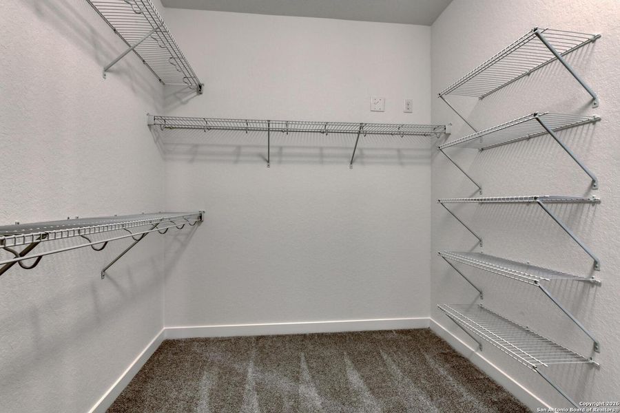 Spacious, unfurnished interior of a new home in , Schertz (Image 20).