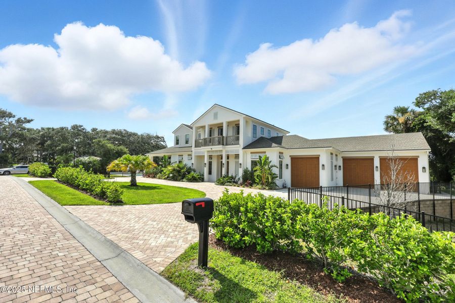 Image 70 of a home in .