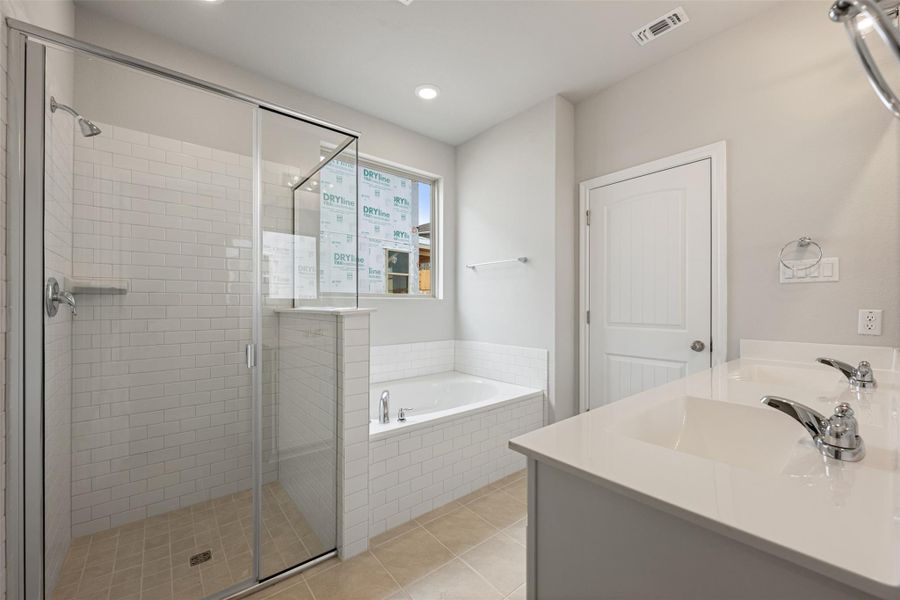 Photos are representative images and renderings for illustrative purposes only. Actual structural options and design images of the home may vary.