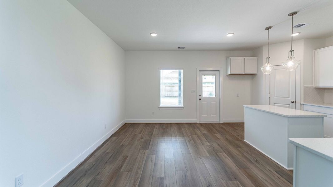 Spacious, unfurnished interior of a new home in Massey Oaks, Pearland (Image 38).