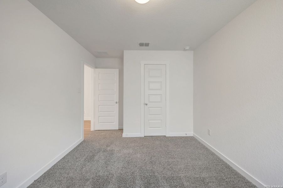 Spacious, unfurnished interior of a new home in Paloma Park, Converse (Image 32).